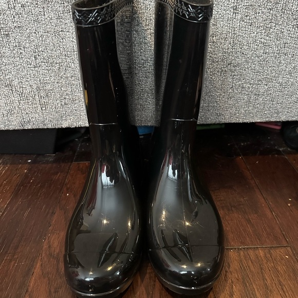Ugg Rain Boots - Picture 3 of 9